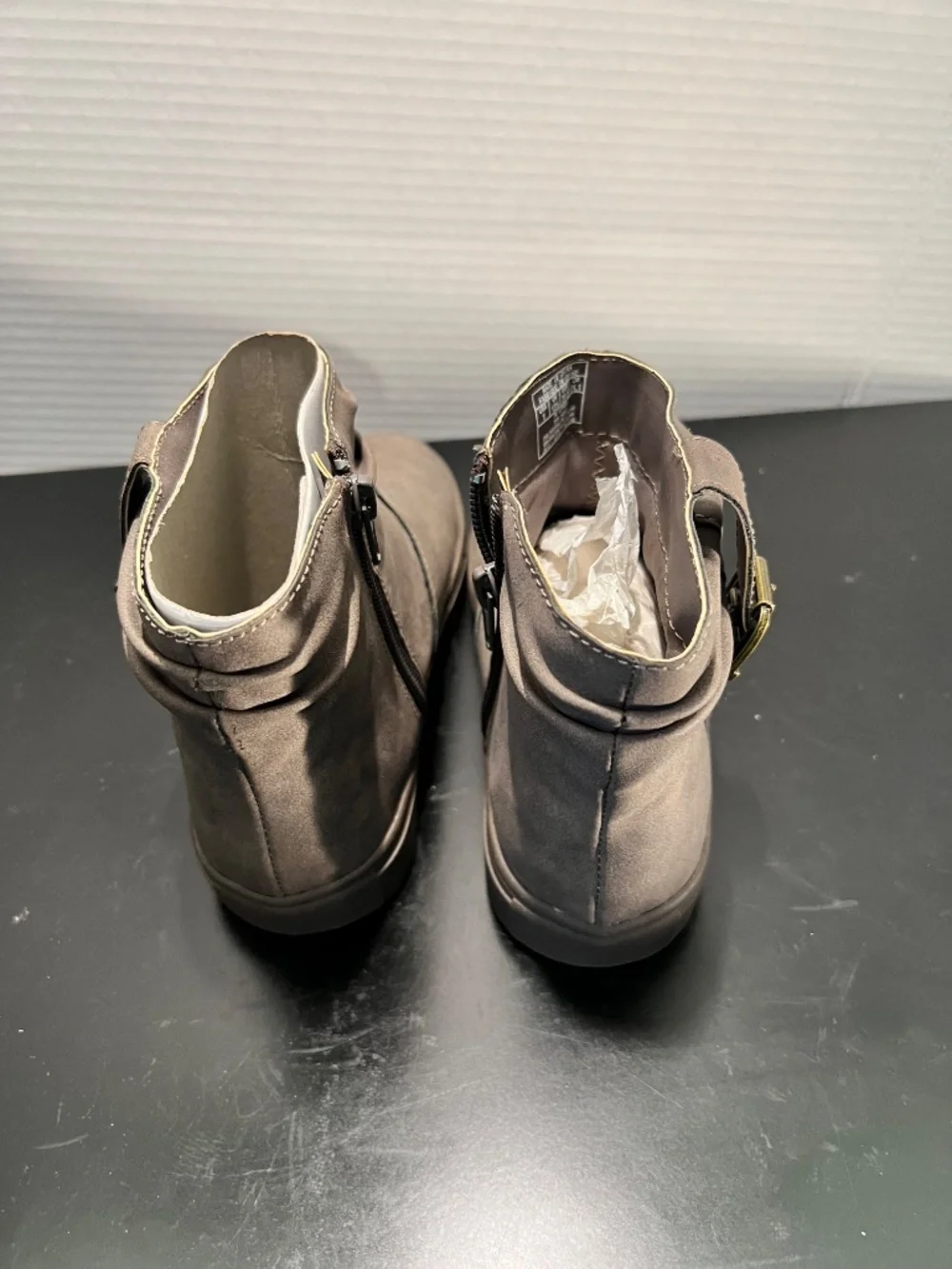 Nine West Kids Slouch Ankle Boot | Taupe | Gold Buckle | Side Zip | Size 1 New